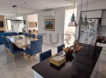 Casa · 289m² · 7 Ambientes · 1 Cochera · Venta Casa San Sebastian