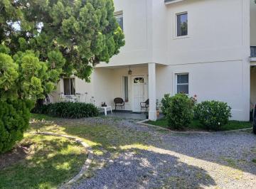 Casa · 292m² · 4 Ambientes · 3 Cocheras · Casa en Venta en La Casualidad, Pilar, G. B. a. Zona Norte