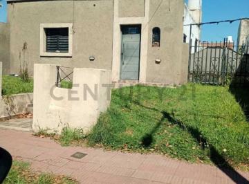 Casa · 100m² · 3 Ambientes · 2 Cocheras · Casa a La Venta en Barrio Las Palmas