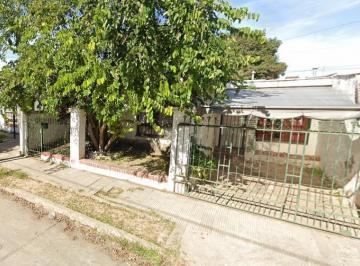Casa · 110m² · 6 Ambientes · 1 Cochera · Casa Apta Credito en Venta Proxima a Av Fuerza Aerea Los Granados
