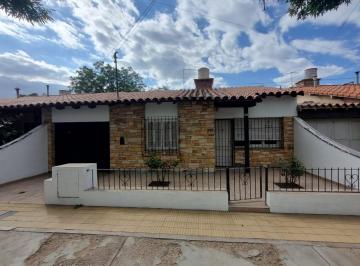 Casa · 144m² · 2 Dormitorios · 2 Cocheras · Casa en Venta