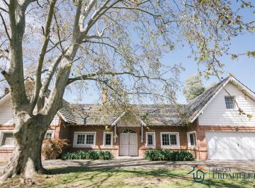 Casa · 357m² · 6 Dormitorios · 2 Cocheras · Casa en Martindale C. C con Vista a Cancha de Golf - Teresa Urdapilleta Propiedades