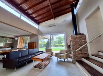Casa · 160m² · 4 Ambientes · 3 Cocheras · Casa en Alquiler - Barrio Haras Santa Maria - 4 Ambientes - 3 Baños - Galeria - Piscina - Colegio - Seguridad