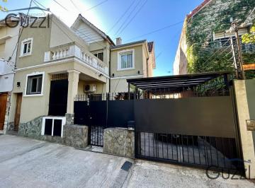 Casa · 170m² · 6 Ambientes · 2 Cocheras · Excelente Casa Multifamiliar en La Lucila! a Tres Cuadras de Av Libertador.