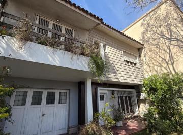 Casa · 236m² · 7 Ambientes · 3 Cocheras · Casa a Refaccionar en Haedo