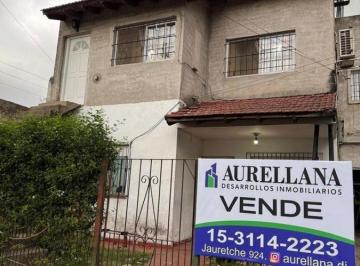 Casa · 204m² · 4 Ambientes · 1 Cochera · Casa de 4 Ambientes en Pb y Pa de 4 Ambientes - Gran Oportunidad.