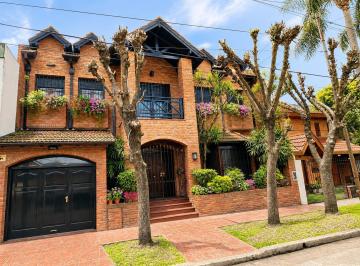 Casa · 236m² · 7 Ambientes · 1 Cochera · Casa en Haedo Oportunidad