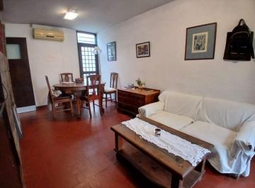 PH de 4 ambientes, La Plata · PH con Cochera, Patio y Excelente Diseño – 2 Dorm. + Escritorio
