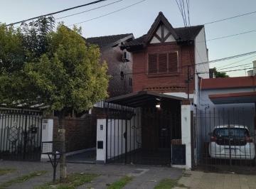 Casa · 100m² · 4 Ambientes · Venta de Triplex de 4 Ambientes en Ramos Mejia