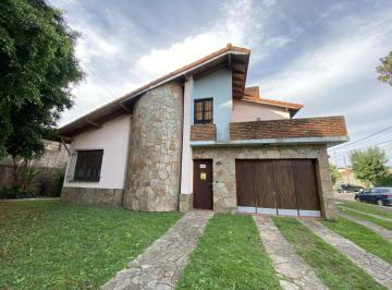Casa · 165m² · 5 Ambientes · 3 Cocheras · Chalet en Venta Quilmes Oeste