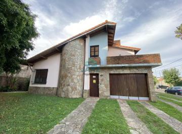Casa · 165m² · 5 Ambientes · 3 Cocheras · Chalet en Venta Quilmes Oeste
