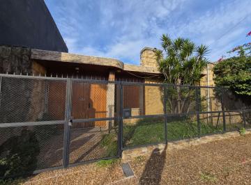 Casa · 136m² · 3 Ambientes · 3 Cocheras · Casa en Ramos Mejia