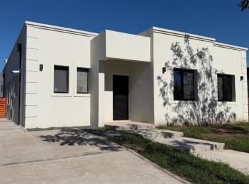 Casa · 148m² · 4 Ambientes · 2 Cocheras · Casa en Venta en Barrio Privado San Pablo Al 1000