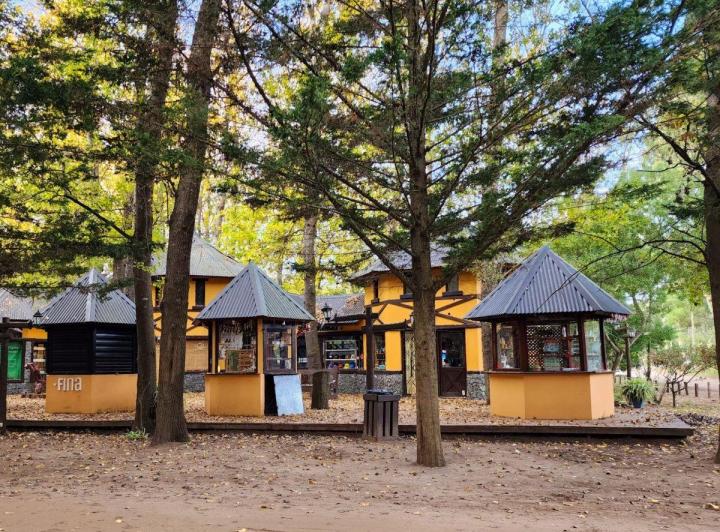 Local comercial · 1900m² · 10 Ambientes