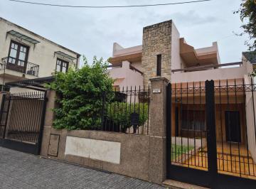 Casa · 4 Ambientes · 1 Cochera · Casa en La Matanza
