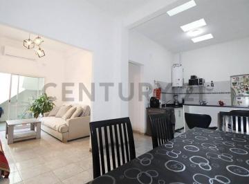 PH · 80m² · 4 Ambientes · Venta PH 4 Amb Terraza Propia Parque Chacabuco