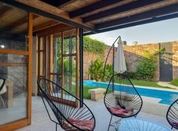 Casa · 120m² · 6 Ambientes · 1 Cochera · Casa Venta Alta Córdoba 2 Dorm.