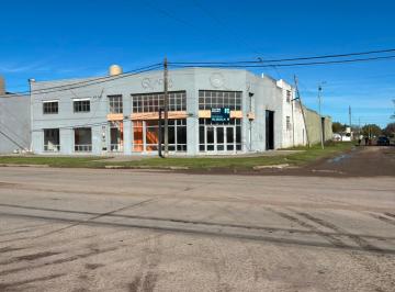 Local comercial de 5 ambientes, Miramar · Galpon en Esquina Estrategica