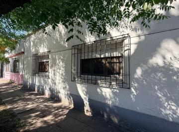 Casa · 107m² · 3 Ambientes · Casa a Refaccionar Bien Ubicada