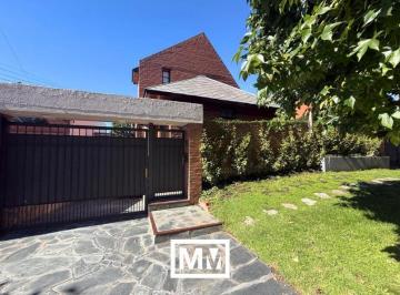 Casa · 178m² · 4 Ambientes · Casa en Los Troncos