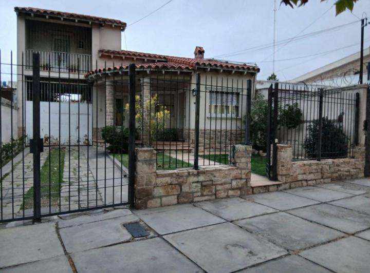 Local comercial · 170m² · 4 Ambientes · 2 Cocheras