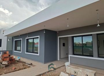 Casa · 160m² · 5 Ambientes · Casa - Rincones de Manantiales