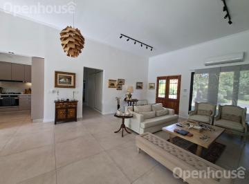 Casa · 209m² · 6 Ambientes · 6 Cocheras · Casa en Venta Moderna en Una Planta, Mas Dpto. en La Campiña, Pilar