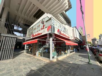 Local comercial · 167m² · Local de Tres Plantas en Venta en Lomas de Zamora