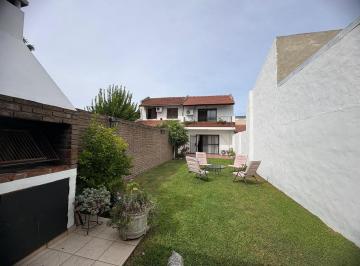 PH · 85m² · 3 Ambientes · 2 Cocheras · Casa Tipo PH en Zarate
