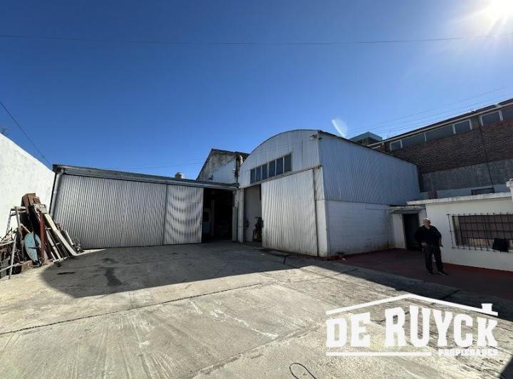 Bodega-Galpón · 360m²