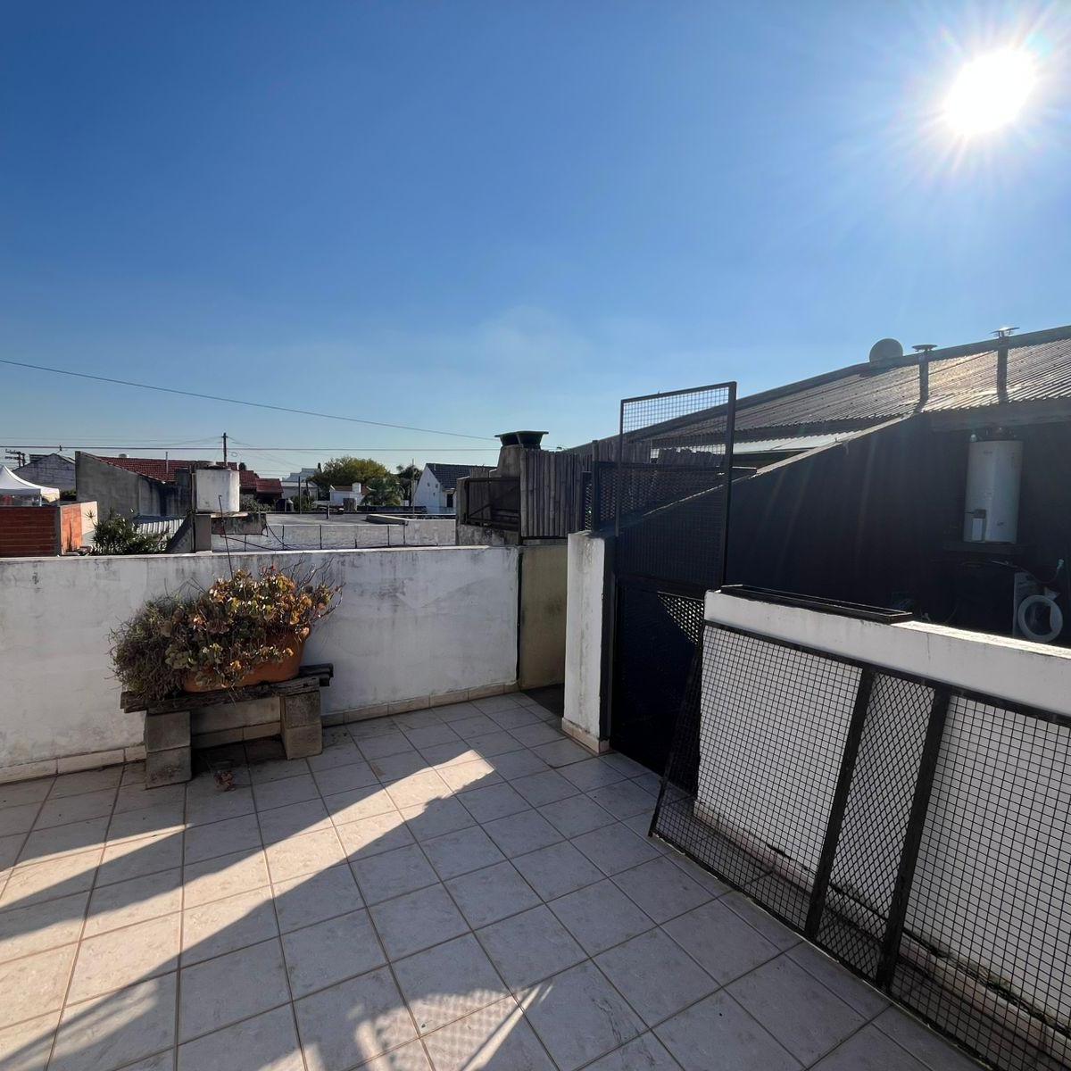 CID Guidi DE Franc 55, Banfield Oeste - PH 1er. Piso POR Escalera DE 2 Dormitorios + Terraza - SIN Expensas / Apto Crédito Hipotecario., Banfield, Lomas de Zamora