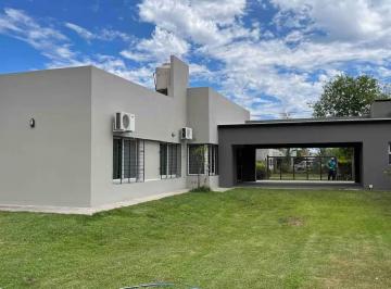Casa de 4 ambientes, Arroyo Leyes · Venta Casa Quinta 3 Dorm. 3 Baños Nueva