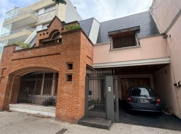 Casa de 7 ambientes, Liniers · Espectacular Casa de 7 Amb. en Venta!