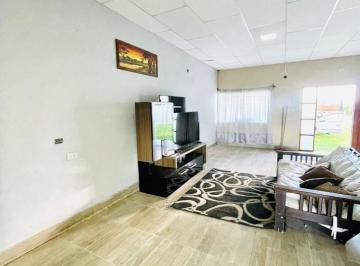 Casa · 100m² · 1 Dormitorio · 1 Cochera · Venta Casa Barrio La Gringa - Zona Sur