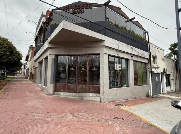 Local comercial · 200m²