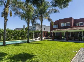 Casa · 254m² · 6 Ambientes · 4 Cocheras · Casa en Venta, 5 Ambientes, en Barrio Haras Santa María, Escobar, Gba Norte