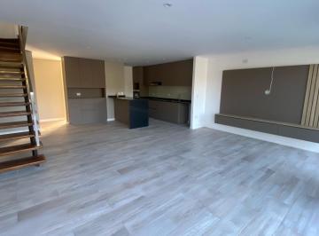 PH · 128m² · 4 Ambientes · 1 Cochera · PH en Las Heras