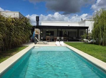Casa · 125m² · 4 Ambientes · 2 Cocheras · Muy Linda Casa - San Gabriel - Apto Credito