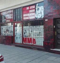 Local comercial · 364m² · 3 Ambientes · Av de Los Corrales 6700. Local y Vivienda.
