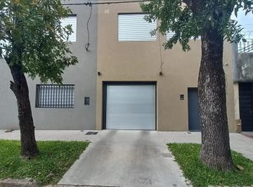 Casa · 100m² · 6 Ambientes · Casa - Sarmiento