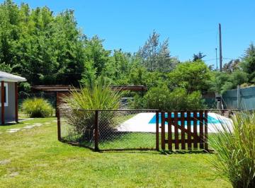 Casa · 93m² · 2 Ambientes · 2 Cabañas con Piscina en Uno de Los Barrios Más Emblematicos de Chascomús en Venta - Oportunidad