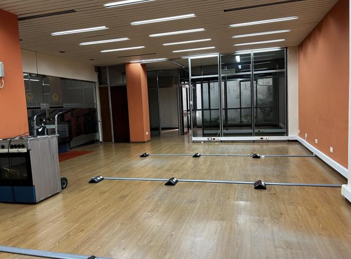 Oficina comercial · 84m²