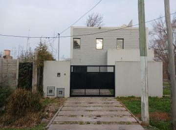 PH · 90m² · 4 Ambientes · 1 Cochera · PH - La Plata