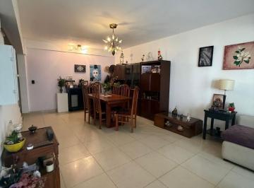 Casa · 130m² · 6 Ambientes · 2 Cocheras · Venta Casa 6 Ambientes con Quincho - Barrio Los Pinares