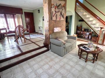 Casa · 283m² · 5 Ambientes · 1 Cochera · Venta Casa 5 Amb en Bernal