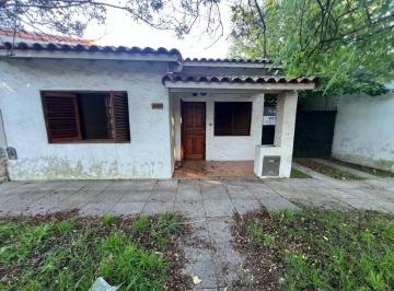 Casa · 68m² · 3 Ambientes · 1 Cochera · Casa en Venta Lote Propio de 3 Ambientes