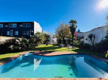 Casa · 257m² · 5 Ambientes · 1 Cochera · 907 m² en Beccar: 2 Casas Independientes. Una de 5 Amb y Otra de 3 Amb. Todo en 1 Lote | Ideal Invers