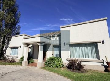 Campo · 180m² · 4 Ambientes · 4 Cocheras · Rumenco Alquiler 24 Meses
