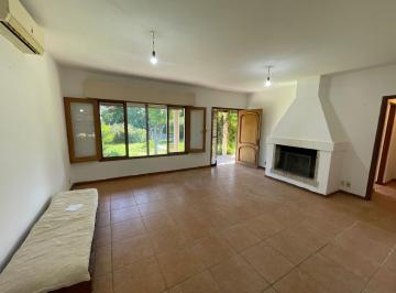 Casa · 90m² · 4 Ambientes · Casa en Venta en Bahía de Colonia – 2 Dorm., Jardín y Excelente Renta