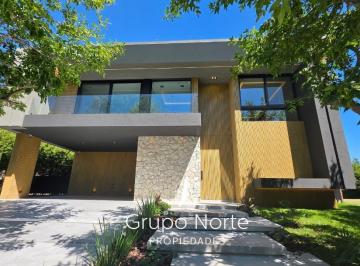 Casa · 411m² · 7 Ambientes · 4 Cocheras · Casa en Venta Al Rio en Nordelta, El Yacht